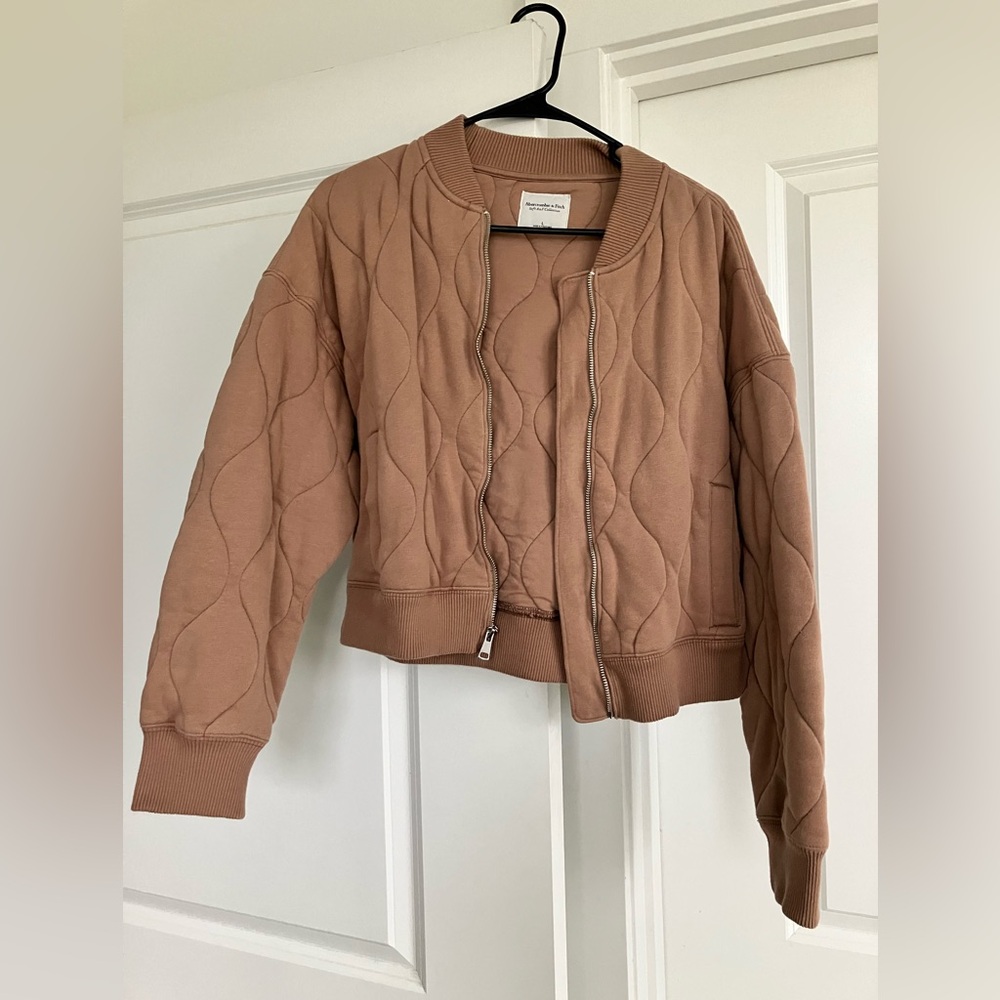 Abercrombie quilted jacket size large